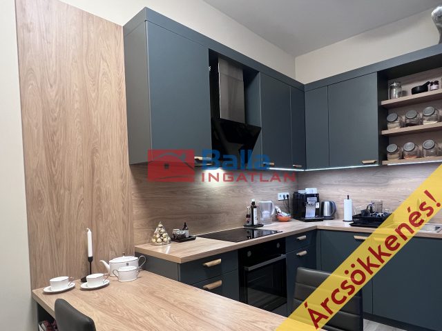 Eladó 43 m²-estársasházi lakás XIX. Kerület (Központ) , Báthory utca: 67'900'000 Ft