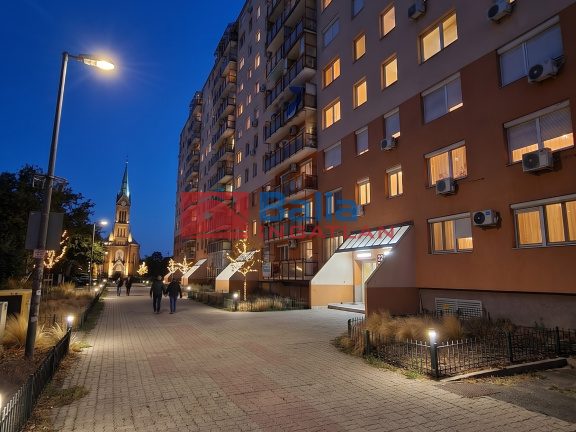 Eladó 73 m²-estársasházi lakás XIX. Kerület (Lakótelep) , Fő utca: 83'900'000 Ft