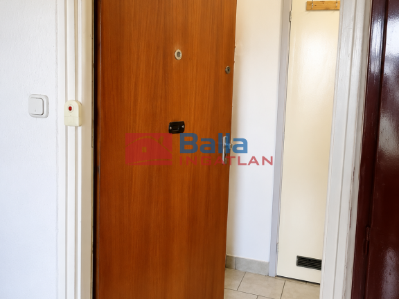 Eladó 27 m²-estársasházi lakás XIX. Kerület (Lakótelep) , Petőfi utca: 44'900'000 Ft
