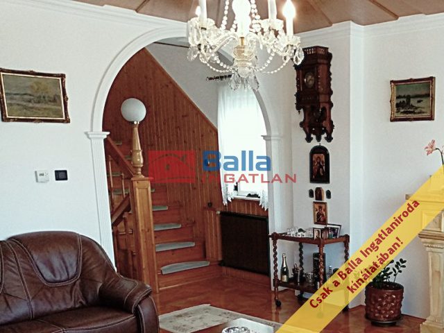 Eladó 151 m²-escsaládi ház XV. Kerület (Rákospalota) , Bercsényi utca: 152'000'000 Ft