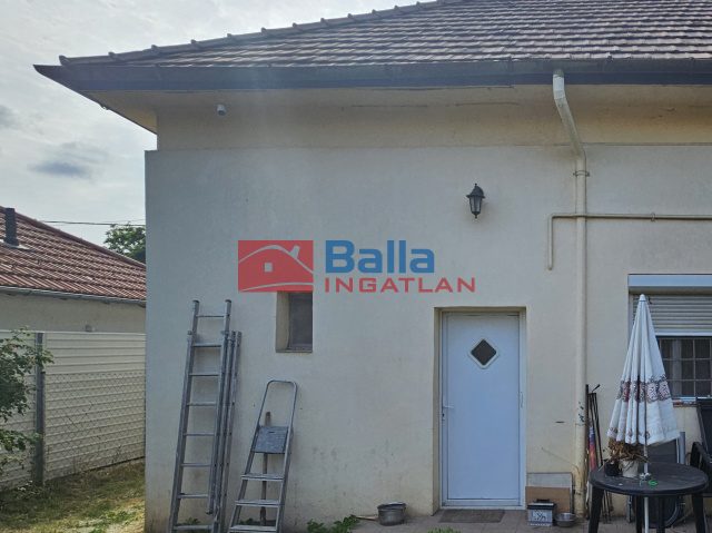 Eladó 62 m²-esházrész XV. Kerület (Rákospalota-Kertváros) , Csomád utca: 71'500'000 Ft