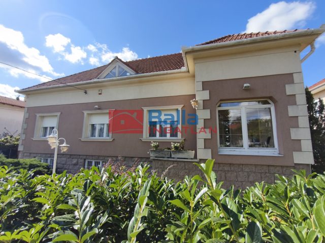 Eladó 140 m²-escsaládi ház XVI. Kerület (Mátyásföld) , Mátyásföld-Petőfikert utca: 232'900'000 Ft