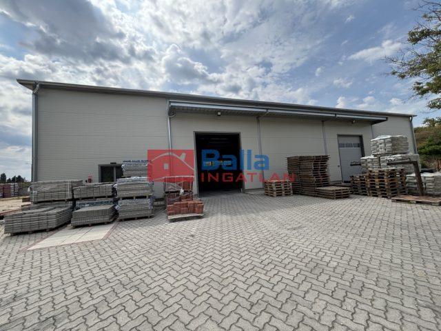 Eladó 4073 m²-eslogisztika - raktározás XVI. Kerület (Mátyásföld) , Sarjú utca: 400'000'000 Ft