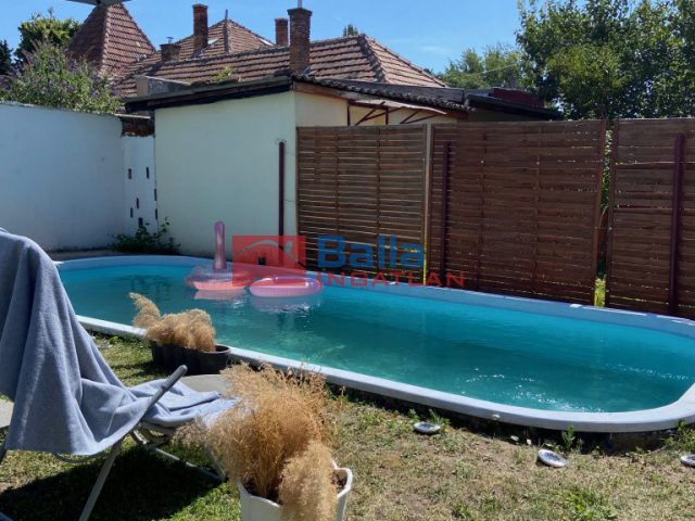 Eladó 140 m²-esikerház XVI. Kerület (Mátyásföld) , Újmátyásföld: 129'000'000 Ft