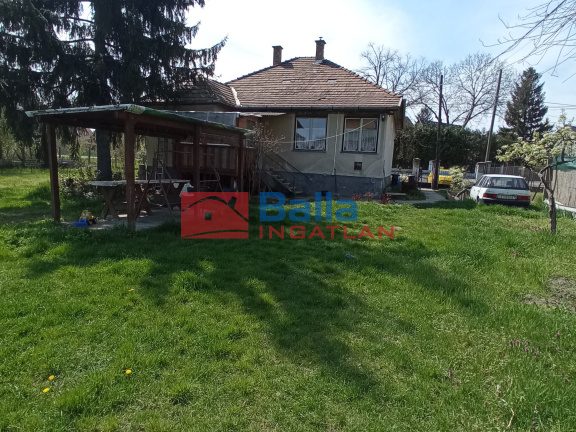 Eladó 1326 m²-estelek XVI. Kerület (Mátyásföld) , Verőce köz környékén: 80'000'000 Ft