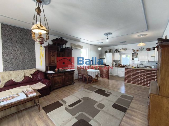 Eladó 336 m²-escsaládi ház XVI. Kerület (Sashalom) , Sashalom: 350'000'000 Ft