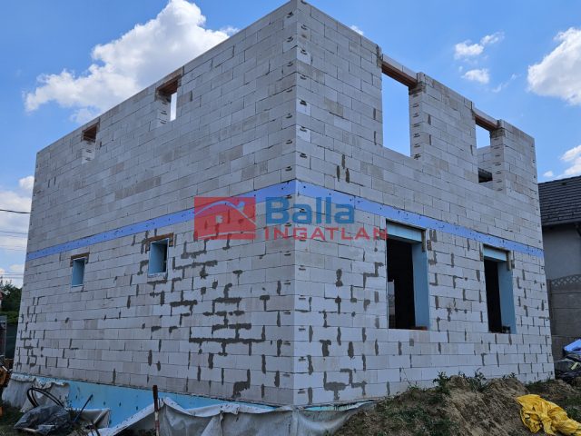 Eladó 147 m²-escsaládi ház XVII. Kerület (Rákoscsaba) , Rákoscsaba csendes utca: 149'900'000 Ft