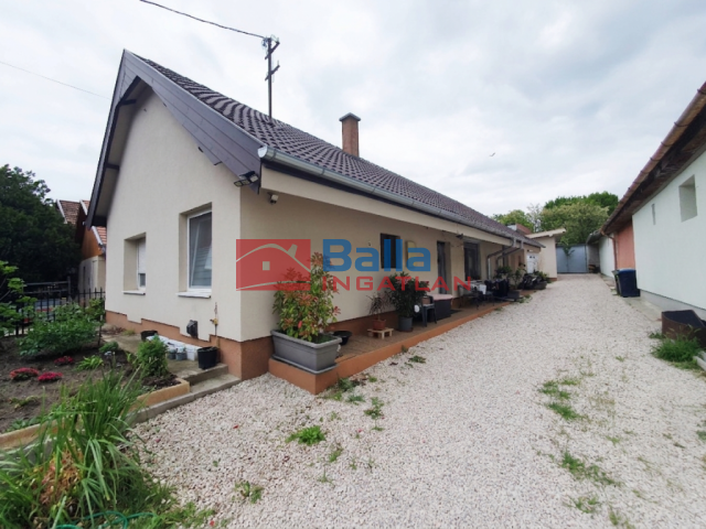 Eladó 122 m²-escsaládi ház XVII. Kerület (Rákoscsaba) , Rákoscsaba csendes utca: 119'900'000 Ft