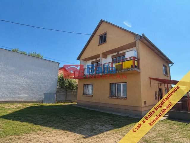 Eladó 150 m²-escsaládi ház XVII. Kerület (Rákoscsaba) , Zrinyi út közeli csendes utca: 250'000'000 Ft