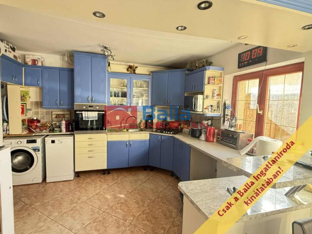 Eladó 84 m²-esikerház XVII. Kerület (Rákoshegy) , Erdőkövesd utca közeli utca: 87'900'000 Ft