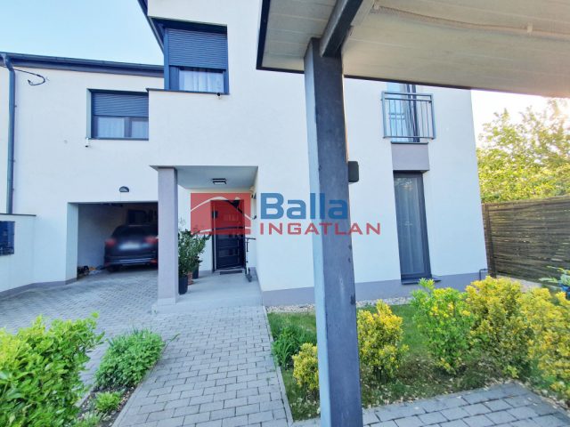 Eladó 124 m²-esikerház XVII. Kerület (Rákoshegy) , Lőrinci út közeli utca: 159'900'000 Ft