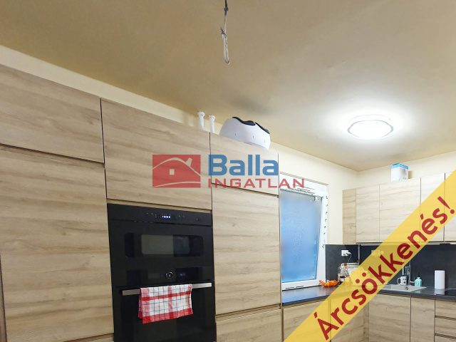 Eladó 63 m²-estársasházi lakás XVII. Kerület (Rákoskeresztúr) , Pesti úti lakótelep: 77'900'000 Ft