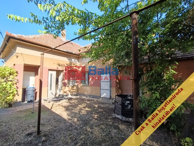 Eladó 70 m²-escsaládi ház XVII. Kerület (Rákoskeresztúr) , Pesti útra merőleges utca: 70'000'000 Ft