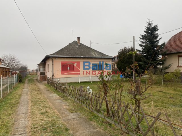 Eladó 120 m²-escsaládi ház XVIII. Kerület (Ganzkertváros) , Kerékkötő út: 154'900'000 Ft