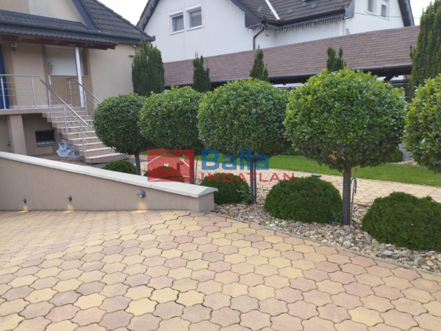 Eladó 280 m²-escsaládi ház XVIII. Kerület (Kossuth Ferenc-telep) , Újpéteritelep utca: 339'000'000 Ft