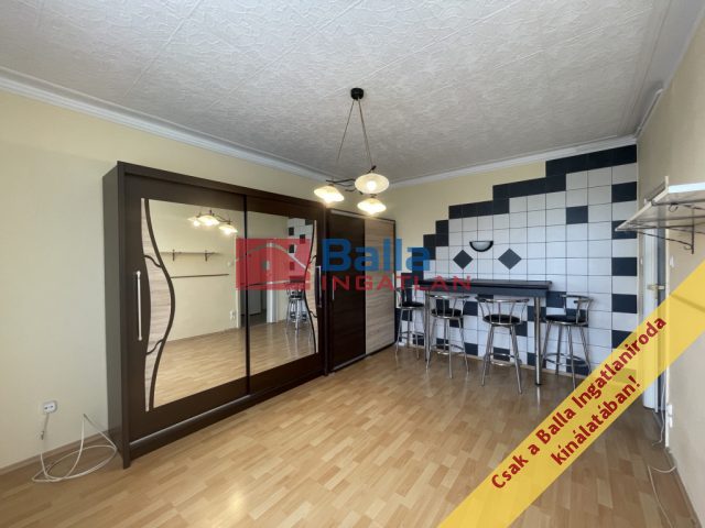 Eladó 28 m²-estársasházi lakás XVIII. Kerület (Lakatos-lakótelep) , Lakatos lakótelepen: 39'900'000 Ft