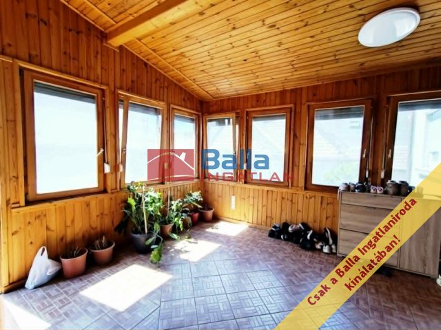 Eladó 300 m²-escsaládi ház XX. Kerület (Gubacsipuszta) , Rendezett, csendes, kertvárosi környék: 220'000'000 Ft