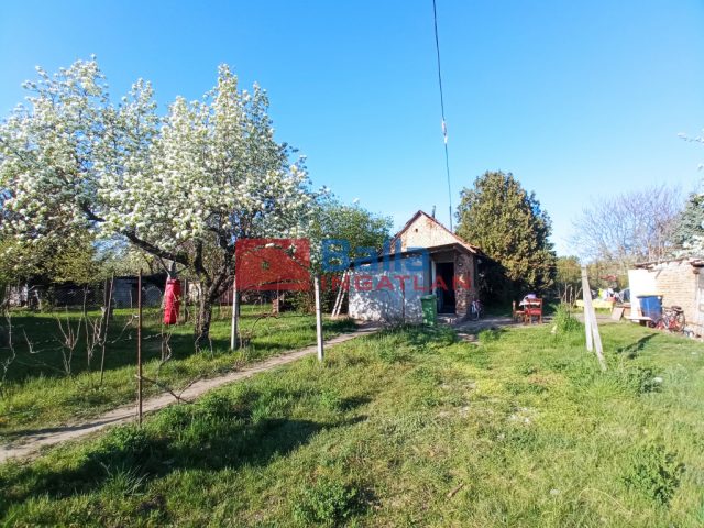 Eladó 25 m²-escsaládi ház XXI. Kerület (Háros) , CSERESZNYEFA utca: 32'000'000 Ft