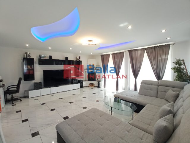 Eladó 190 m²-escsaládi ház XXI. Kerület (Királyerdő) , MÁRIA KIRÁLYNÉ útja: 188'000'000 Ft