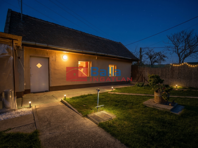 Eladó 51 m²-escsaládi ház XXI. Kerület (Ófalu) , Kapisztrán János utca: 56'900'000 Ft