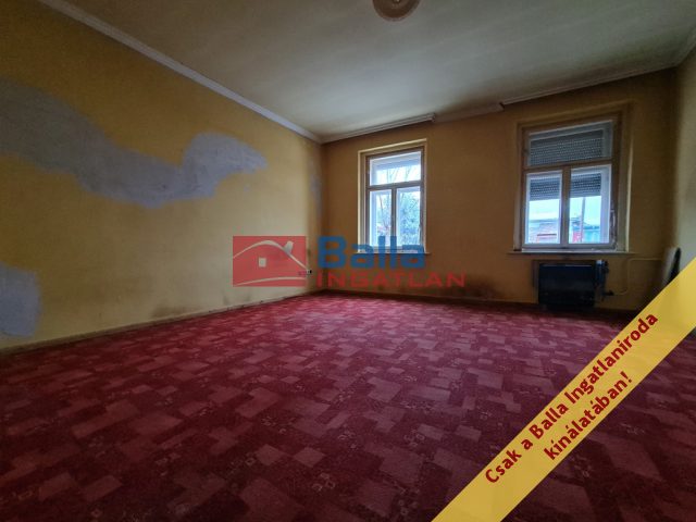 Eladó 660 m²-escsaládi ház Cegléd, Szarvas utca: 49'900'000 Ft