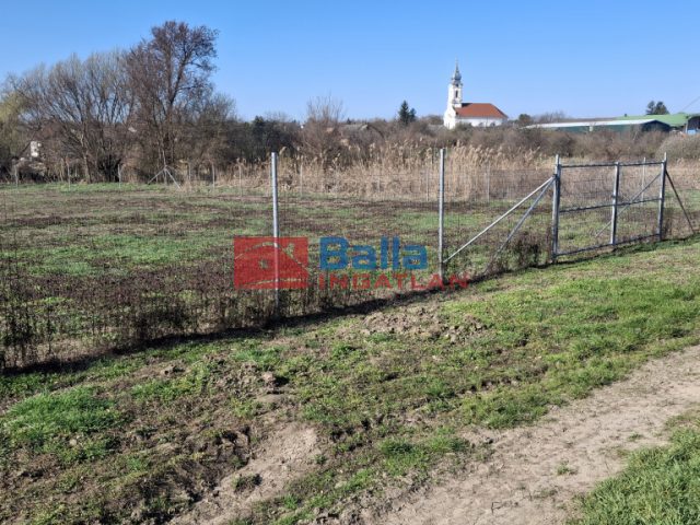 Eladó 1000 m²-estelek Csajág, Patak közelében: 15'000'000 Ft