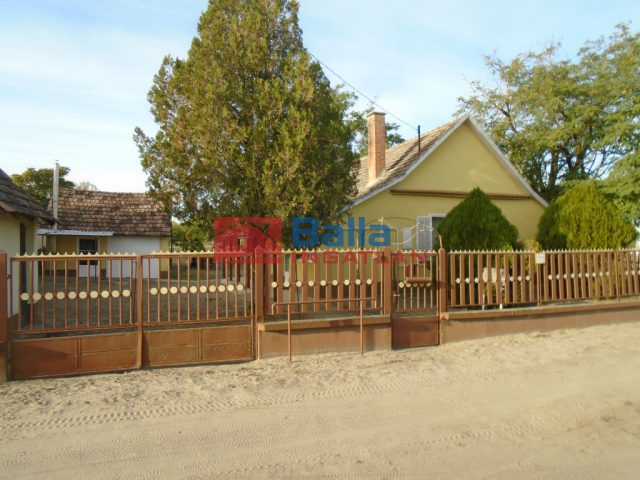 Eladó 4475 m²-esmezőgazdasági ingatlan Csongrád, Bokrospart tanya utca: 14'500'000 Ft