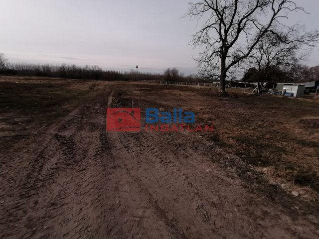 Eladó 5963 m²-estelek Dabas, Központ közeli: 32'900'000 Ft