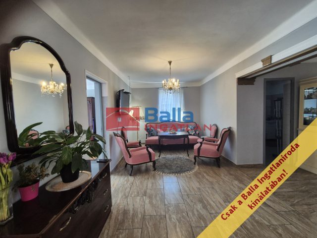 Eladó 90 m²-escsaládi ház Domony, Tavasz utca: 63'000'000 Ft