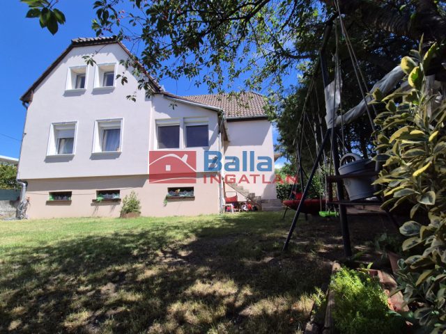 Eladó 160 m²-escsaládi ház Dunaharaszti, Központi elhelyezkedés: 129'900'000 Ft