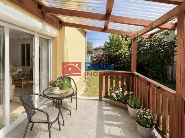Eladó 170 m²-esikerház Dunakeszi, Révdűlőben 5 szobás ikerházfél ELADÓ: 144'900'000 Ft