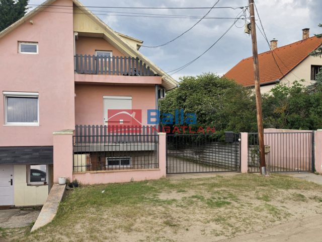 Eladó 200 m²-escsaládi ház Fót, Bartók Béla utca: 130'000'000 Ft