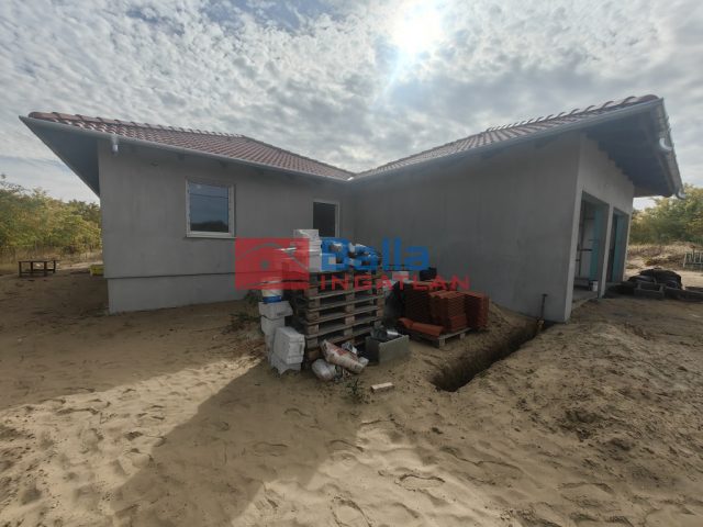 Eladó 113 m²-esikerház Galgahévíz, Kossuth utca: 90'000'000 Ft