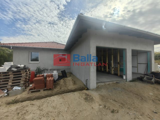 Eladó 113 m²-esikerház Galgahévíz, Kossuth utca: 90'000'000 Ft