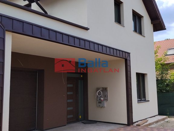 Eladó 181 m²-escsaládi ház Göd, 2-es úthoz közeli kisutca: 185'000'000 Ft