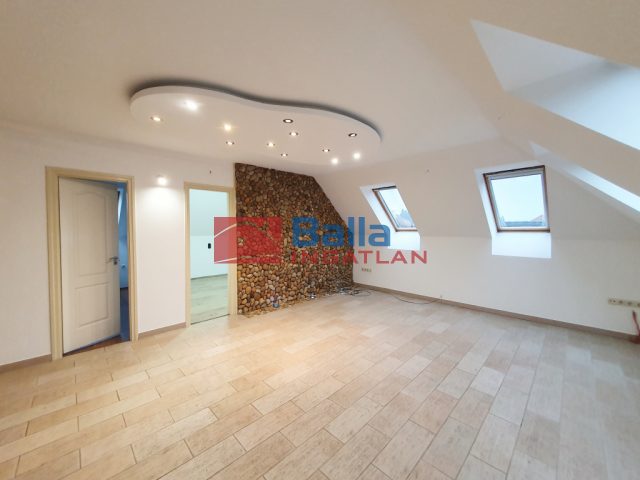 Eladó 148 m²-escsaládi ház Gödöllő, Honvéd utca közeli utca: 134'000'000 Ft