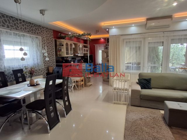 Eladó 114 m²-escsaládi ház Gyenesdiás, Zsákutca: 119'900'000 Ft