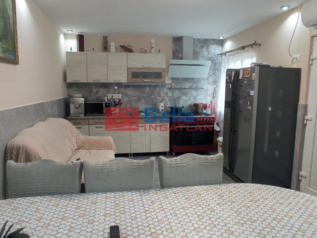 Eladó 164 m²-escsaládi ház Gyömrő, központban: 109'000'000 Ft