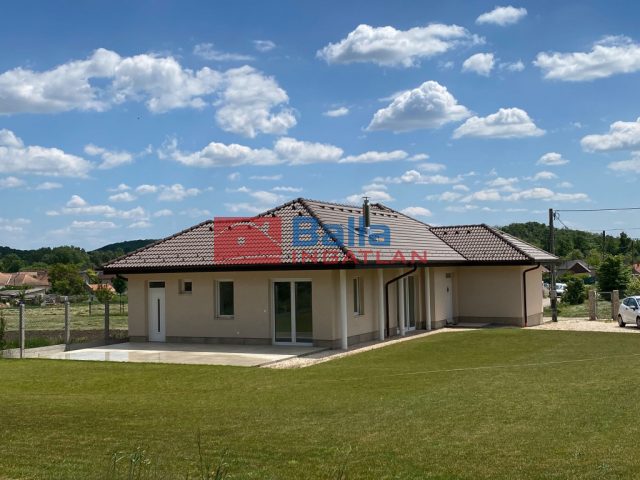 Eladó 147 m²-escsaládi ház Gyúró, Gyúró: 169'900'000 Ft