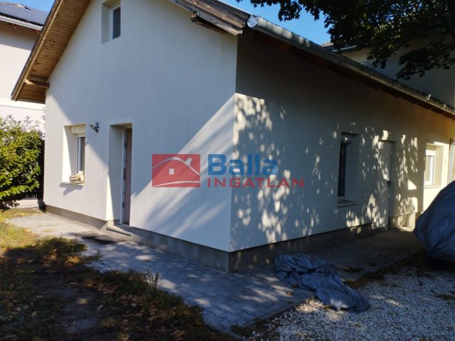 Kiadó 55 m²-estársasházi lakás Halásztelek, Bethlen Gábor utca: 200'000 Ft