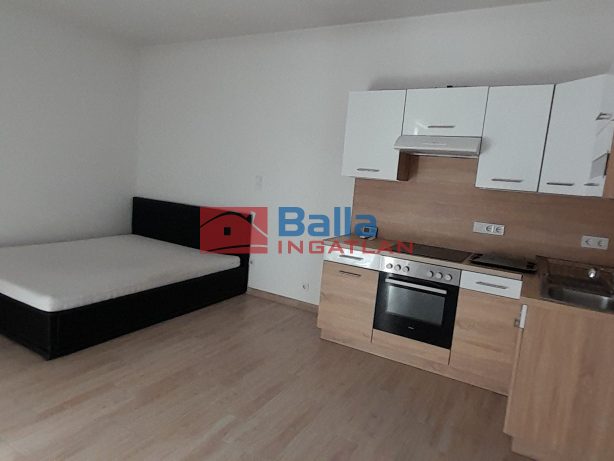 Kiadó 30 m²-estársasházi lakás Hatvan, Csaba utca: 140'000 Ft