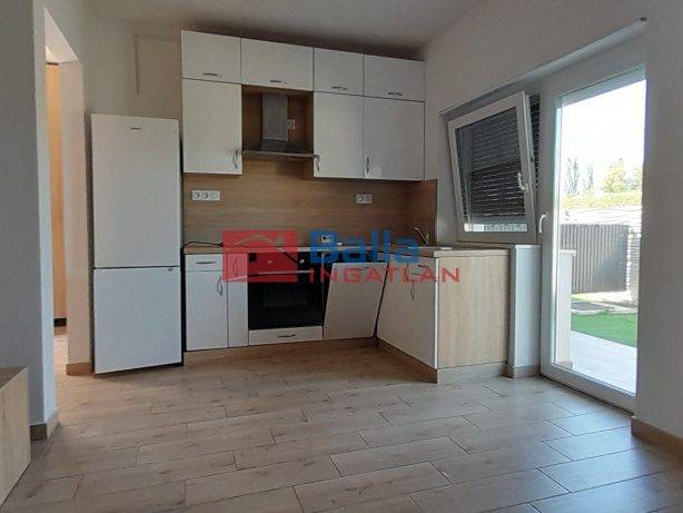Kiadó 30 m²-estársasházi lakás Hatvan, Csaba utca: 160'000 Ft