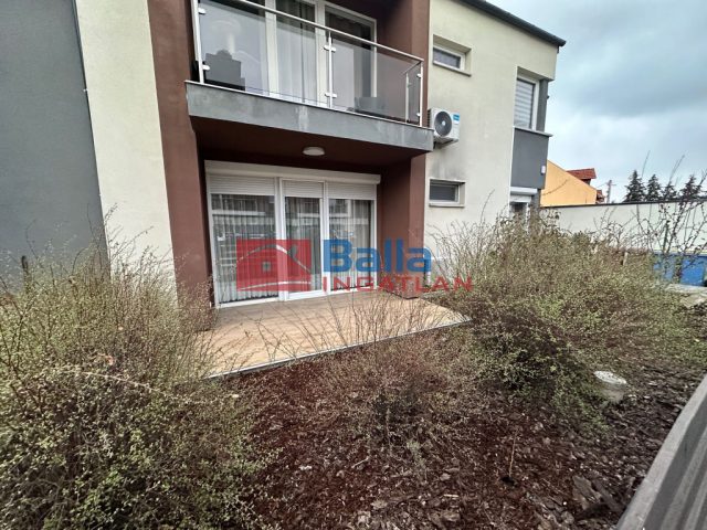 Kiadó 45 m²-estársasházi lakás Hatvan, István király utca: 200'000 Ft