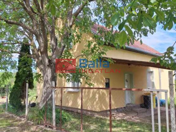 Eladó 73 m²-escsaládi ház Karád, Csendes utca: 55'000'000 Ft