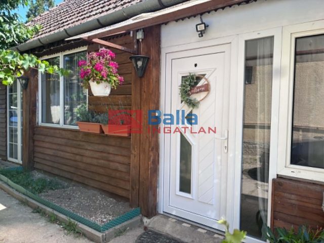 Eladó 86 m²-escsaládi ház Kartal, József Attila utca: 66'900'000 Ft