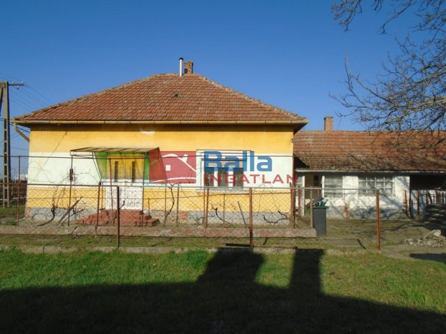 Eladó 76 m²-escsaládi ház Kőröstetétlen, Törteli út: 19'900'000 Ft