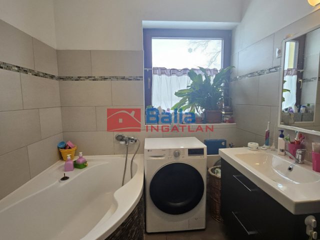 Eladó 168 m²-escsaládi ház Mogyoród, Nagyhomoki  közeli utca: 129'900'000 Ft