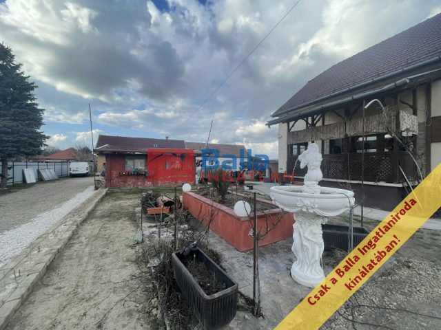 Eladó 110 m²-escsaládi ház Monor, Központ közeli utca: 170'000'000 Ft