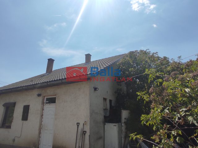 Eladó 90 m²-escsaládi ház Nagyvenyim, Dózsa György utca: 25'900'000 Ft