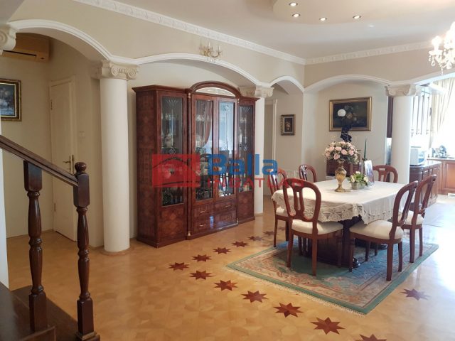 Kiadó 226 m²-escsaládi ház Nyíregyháza, Korányi Kertváros: 1'300'000 Ft